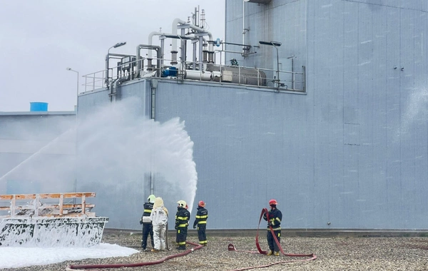 FHN zavodda təlim keçirdi