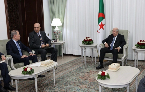 Ceyhun Bayramov Əlcəzair Prezidenti ilə beynəlxalq əhəmiyyətli məsələləri müzakirə edib