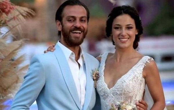 Məşhur aktyorların 8 illik evliliyi bitdi