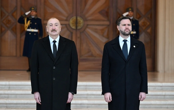 В Баку состоялась церемония официальной встречи вице-президента Соединенных Штатов Америки