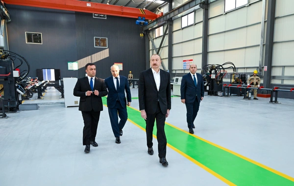 İlham Əliyev Ağdamda metal elektrik dirəklərinin istehsalı müəssisəsinin açılışında iştirak edib