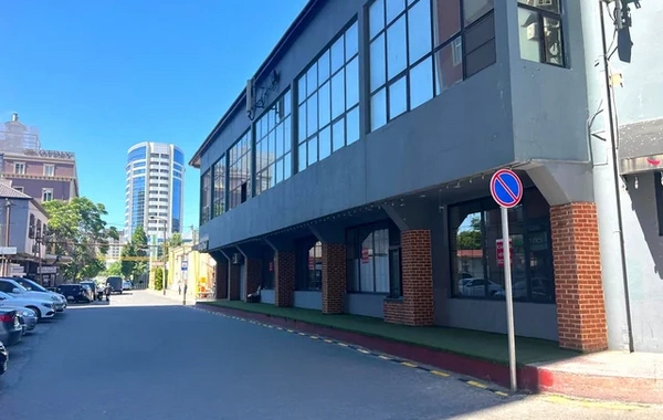 Altı tibb müəssisəsinin yanında minib-düşmə yerləri yaradılıb