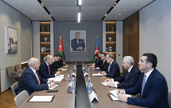 Azərbaycan və İordaniya XİN başçıları geniştərkibli görüş keçirib