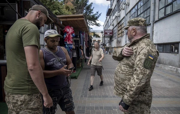 Ukrayna Ordusu hərbi xidmətə uyğun vətəndaşlar axtarır