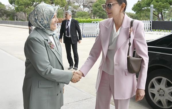 Mehriban Əliyeva Antalyada Fələstinə həsr olunan tədbirdə iştirak edib