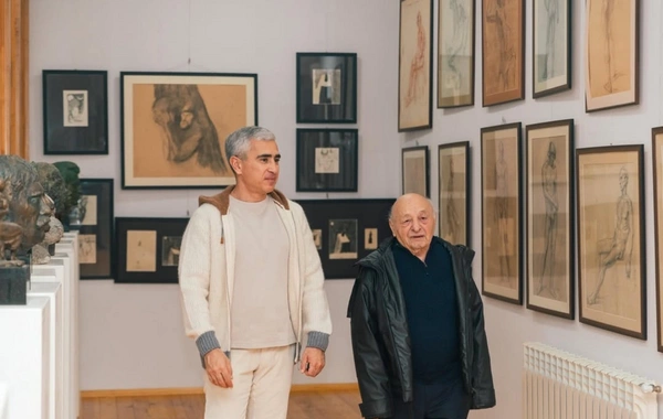 Anar Ələkbərov Xalq rəssamı Ömər Eldarovu evində ziyarət edib