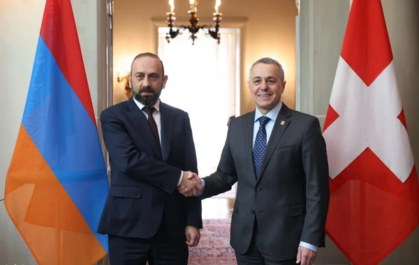 Mirzoyan isveçrəli həmkarı ilə Yaxın Şərqi müzakirə ediblər