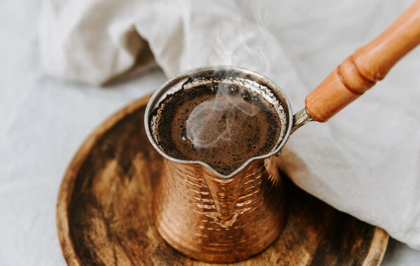 Привычный напиток может снижать воспаление в организме, выяснили ученые