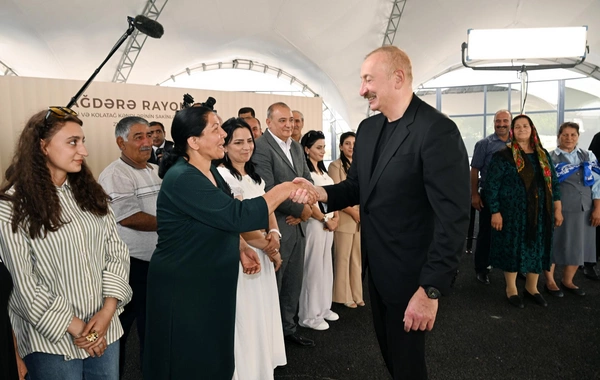 Prezident və birinci xanım Ağdərədə Vəngli və Kolatağ kəndlərinin sakinləri ilə görüşüblər