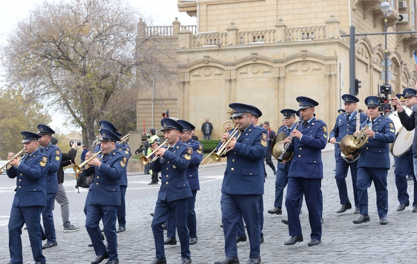 Bakıda hərbiçilərin Zəfər yürüşü BAŞLADI