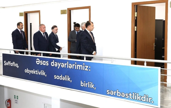 AHİK sədri qurumun Əmək və Sоsial Münasibətlər Akademiyasında tədrisin vəziyyəti ilə maraqlanıb