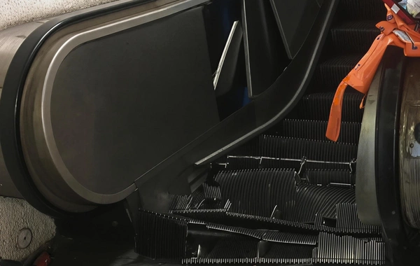 Sahə rəisindən eskalatorun qırılmasına REAKSİYA: Normal bir şeydir