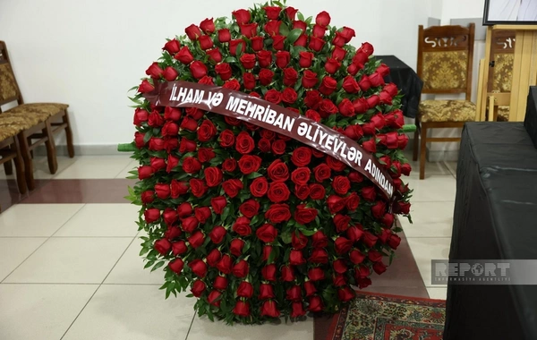 Prezident və Birinci xanım Hacı Murad Yegizarovla vida mərasiminə əklil göndəriblər