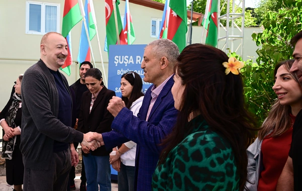 Prezident İlham Əliyev Şuşanın Böyük Qaladərəsi kəndində görülən işlərlə tanış olub, sakinlərlə görüşüb
