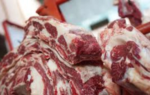 В домах торжеств Азербайджана обнаружено мясо неизвестного происхождения