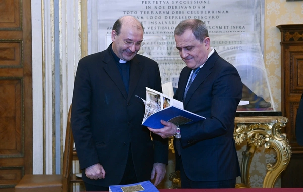 Ceyhun Bayramov Vatikan Apostol Kitabxanasında olub