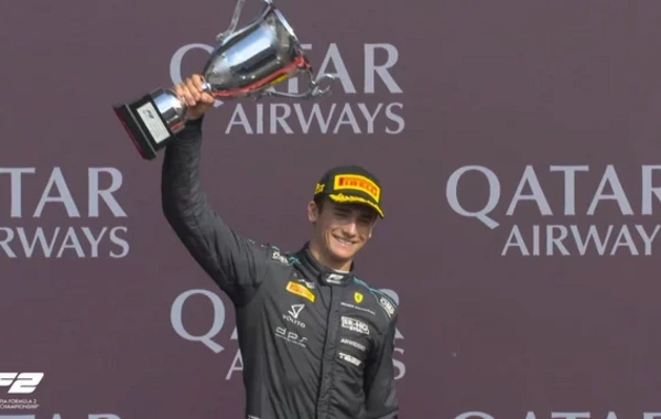 Formula-2: Azərbaycan Qran-prisinin sprint yarışının qalibi mükafatlandırıldı