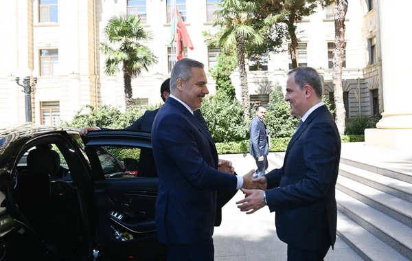 Hakan Fidan Azərbaycanda səfərdədir