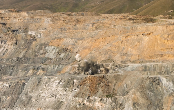 AzerGold провел первые буровзрывные работы на месторождении золота "Сёюдлю"