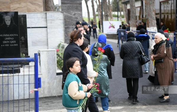 Dövlət rəsmiləri Hərbi Memorial Məzarlığı ziyarət ediblər