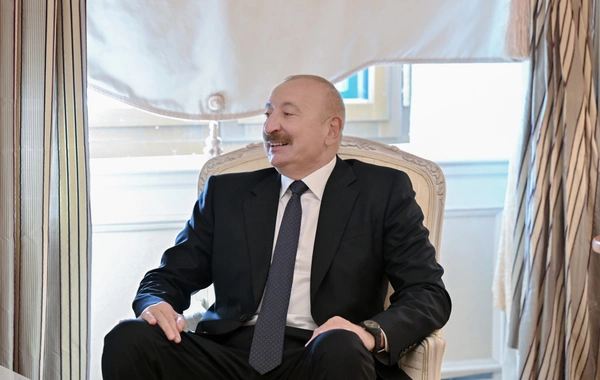 İlham Əliyevə "Zayed İnsan Qardaşlığı Mükafatı"nın sertifikatı təqdim olunub