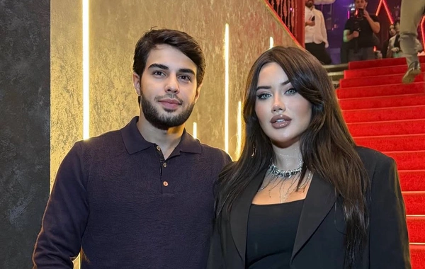 Bloger Aysel Şükür həyat yoldaşından ayrıldı