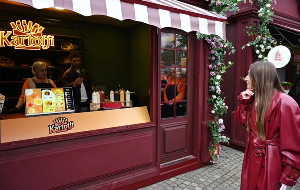 Alyona Əliyeva Novruz yarmarkasını ziyarət edib