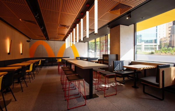 "McDonald"s Azərbaycan" "Nizami Mall"-da yeni restoran açıb