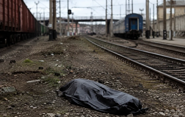Bakıda dəmiryolu stansiyasının yaxınlığında çürümüş meyit TAPILDI