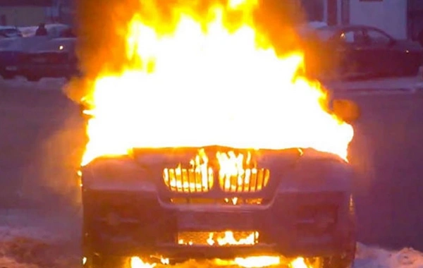 Göygöldə BMW yanıb