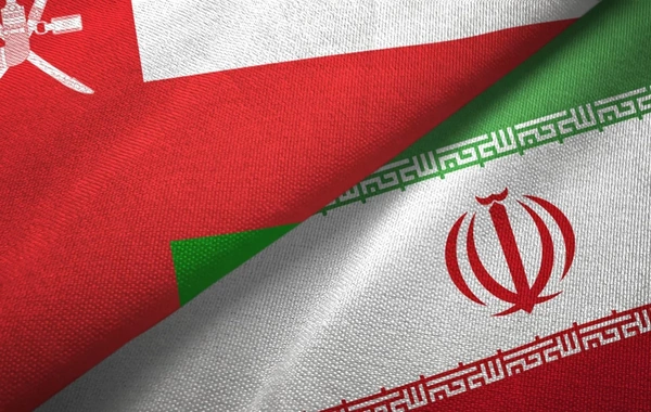 İran və Oman Hörmüzdən keçid üçün ödəniş sistemini müzakirə edir