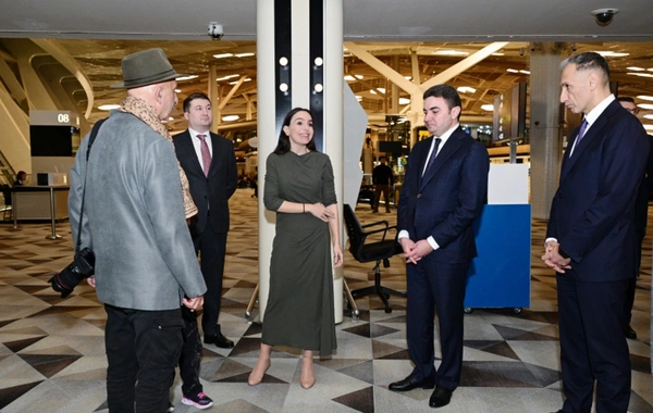 Leyla Əliyeva "Yüksələn işıq" sərgisində iştirak edib