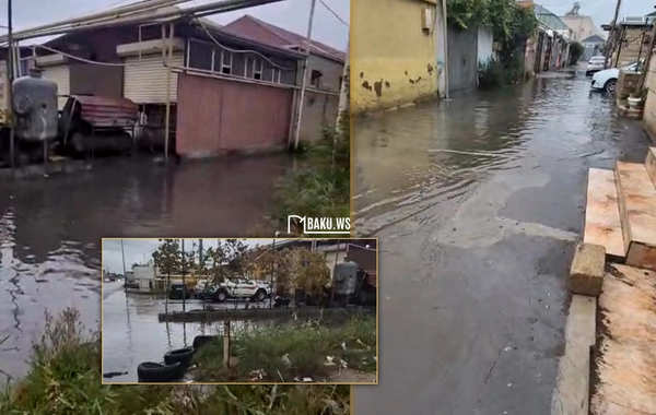 Bakıya yağış yağanda bu küçəni su basır - Yolu keçmək olmur