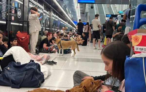 Təl-Əviv sakinləri raket zərbələrindən qorunmaq üçün metrodan istifadə edirlər