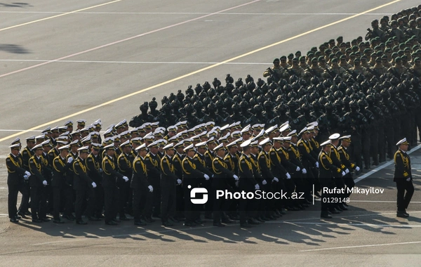 Bakıdakı hərbi paraddan maraqlı FOTOLAR