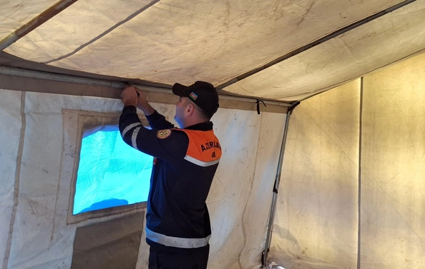 FHN evsiz qalan ailə üçün çadır quraşdırdı