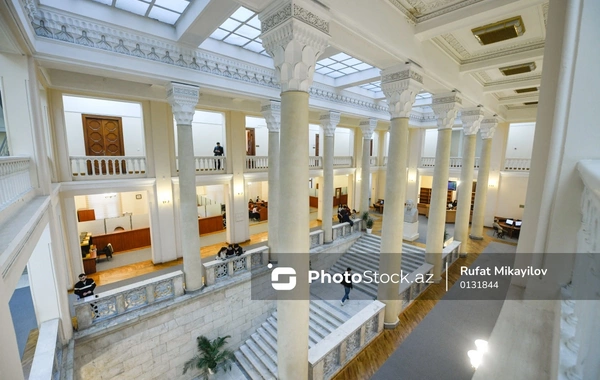 Bakıda 100 ildən çox yaşı olan binada beş milyonluq xəzinə qorunur