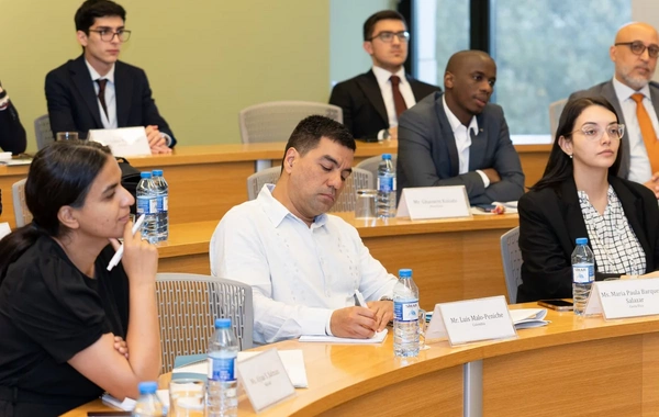 Azərbaycanda 17 ölkənin 19 diplomatı ixtisasartırma kursunu bitirib