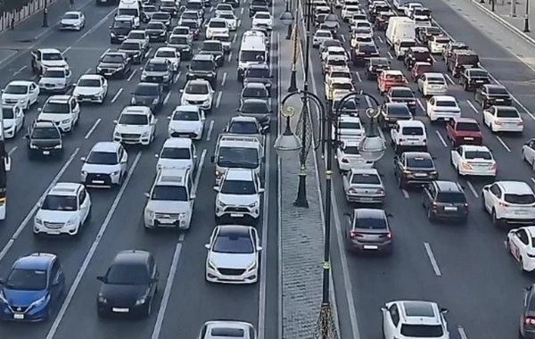 Paytaxtda 20 istiqamətdə sıxlıq var