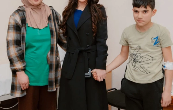 Leyla Əliyeva Bakıda Uşaq Klinik Xəstəxanasını ziyarət edib