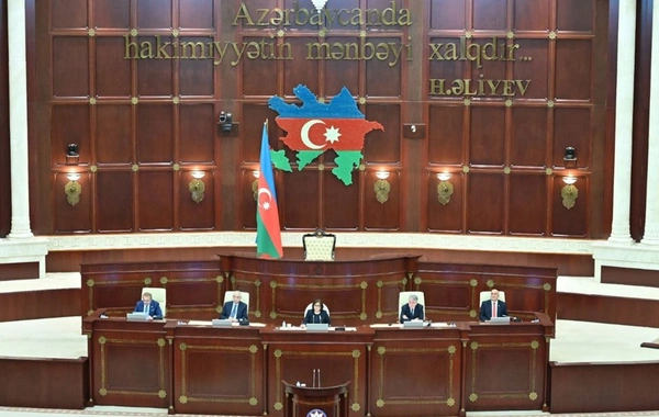 Milli Məclisin növbədənkənar sessiyası üzrə növbəti iclası başlayıb