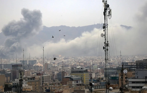 İran Təl-Əviv və ABŞ bazalarına hücum edib