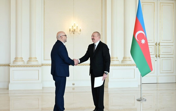 İlham Əliyev Fələstinin ölkəmizdə yeni təyin olunmuş səfirinin etimadnaməsini qəbul edib