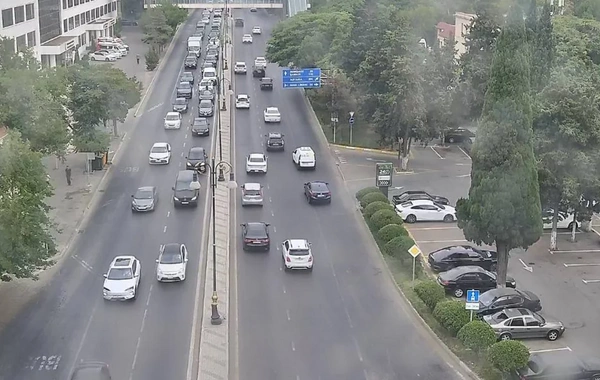 Paytaxtın bəzi küçələrində sıxlıq müşahidə olunur