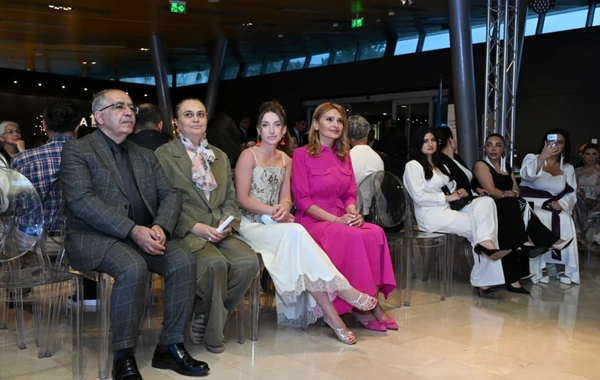 Azərbaycan Milli Xalça Muzeyində "Zamanın naxışları" moda nümayişi təşkil olunub