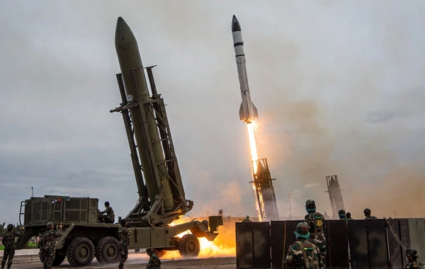 İran 3800 kilometr məsafədə yerləşən ABŞ-Britaniya bazasına ballistik raketlər atıb