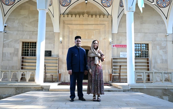 Leyla Əliyeva Yevlaxda Cümə məscidini ziyarət edib