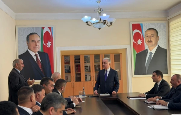 Yardımlı Rayon İcra Hakimiyyətinin başçısı kollektivə təqdim olunub