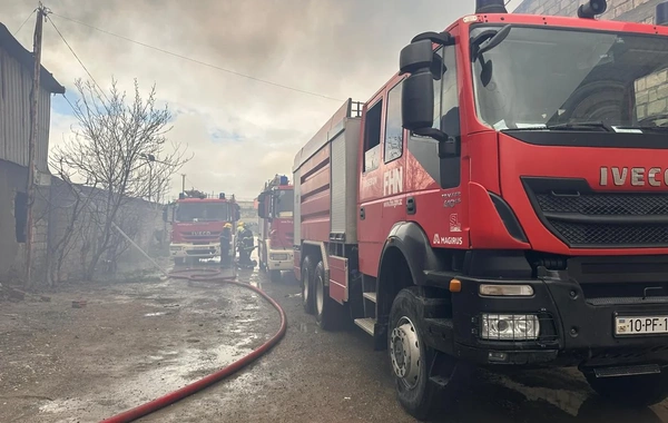 Binəqədidə yanğın baş verən əraziyə polis əməkdaşları cəlb olunublar