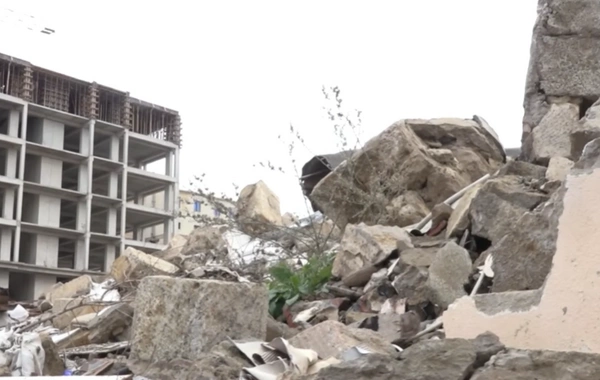 Hamı qorxu içindədir, şikayət edirik, eşidən yoxdur - Paytaxtda aparılan tikinti sakinlər üçün təhlükə yaradıb